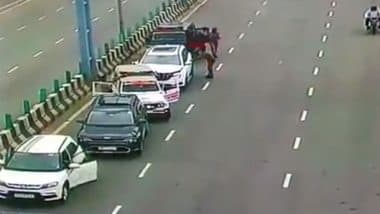 UP: सड़क हादसे में बाल-बाल बचीं योगी सरकार की शिक्षा मंत्री गुलाब देवी, कार बुरी तरह क्षतिग्रस्त; Video