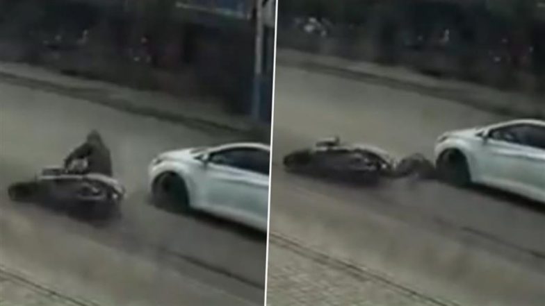 पुणे में लापरवाही ने ली बुजुर्ग की जान, गड्ढे की वजह से पलटी स्कूटी; Video आया सामने