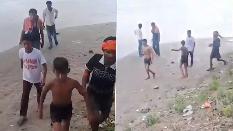 Mathura: यमुना नदी में डूबने लगा नाबालिग, लोग बनाते रहे मोबाइल से वीडियो, तेज बहाव में बह गया बच्चा, मथुरा का VIDEO आया सामने