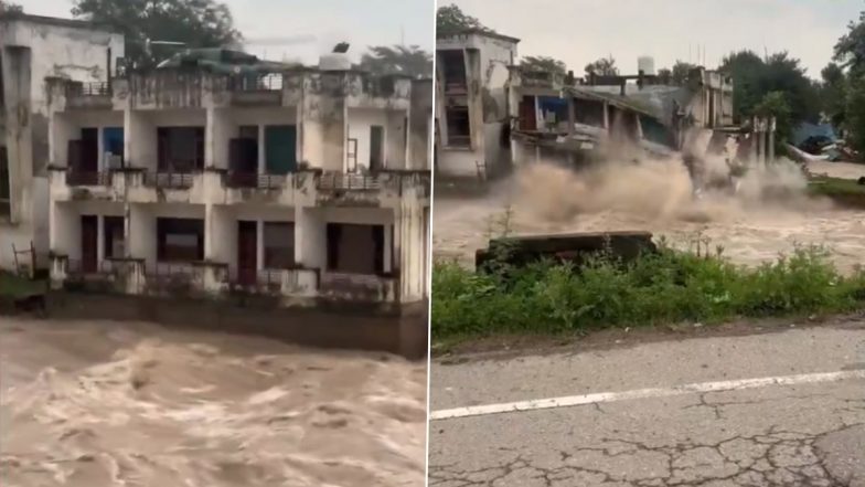 Punjab Heavy Rain: पंजाब में बारिश से बिगड़े हालात, माधोपुर हेडवर्क्स में ढह गए घर, 25 लोगों को किया गया हेलिकॉप्टर से रेस्क्यू; VIDEO