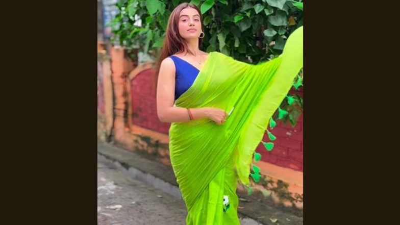 Akshara Singh Hot Photos: अक्षरा सिंह ने ग्रीन साड़ी में बिखेरा जलवा, सोशल मीडिया पर वीडियो पोस्ट किया