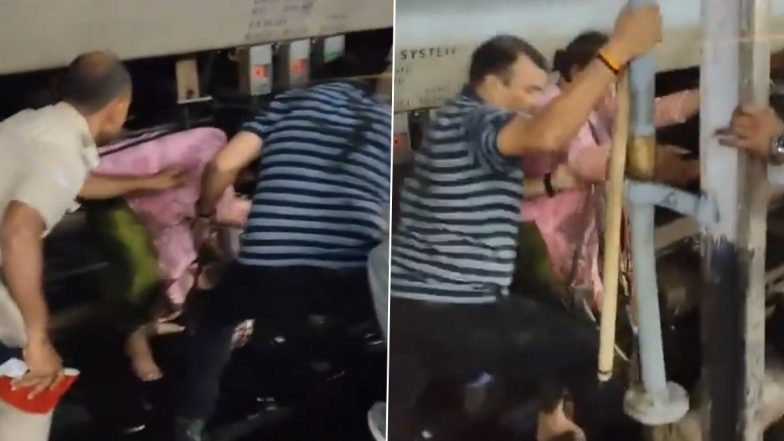 Kanpur: चलती ट्रेन में चढ़ने के प्रयास में बुजुर्ग महिला नीचे गिरी, ट्रेन को रुकवाकर निकाला गया बाहर, कानपुर रेलवे स्टेशन का VIDEO आया सामने
