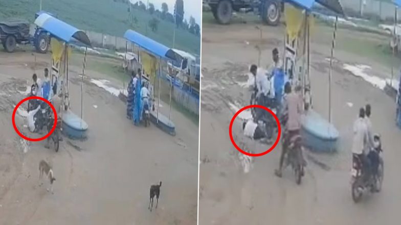 Sudden Death in Lalitpur: पेट्रोल पंप पर तेल भरवाने आया पीछे बैठा शख्स अचानक गिरा नीचे, हार्ट अटैक से हुई मौत, घटना का वीडियो आया सामने; VIDEO