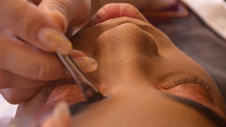 Makeup and Mental Health: मेकअप चेहरे के साथ ही दिमाग पर भी डालता है पॉजिटिव असर, रिसर्च में खुलासा