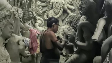 पश्चिम बंगाल की दुर्गा पूजा पर भारी चुनावी सियासत