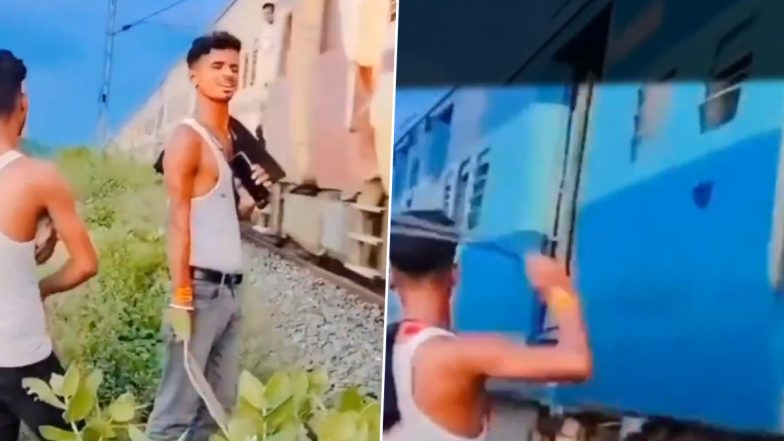 Bihar: चलती ट्रेन में डोर पर बैठे यात्रियों को डंडे से मार रहा है युवक, आरपीएफ पुलिस ने किया गिरफ्तार, बिहार का VIDEO आया सामने
