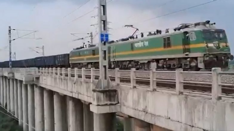 Rudrastra Goods Train: भारतीय रेलवे की बड़ी सफलता! 4.5 किलोमीटर लंबी मालगाड़ी 'रुद्रस्त्र' का किया सफल ट्रायल, जाने क्या है इसकी खासियत; VIDEO