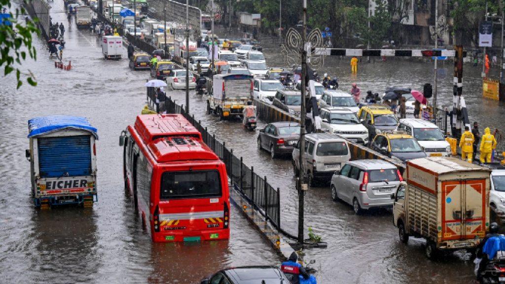  कोकण समेत महाराष्ट्र के 26 जिलों में आज भारी बारिश की संभावना, IMD ने जारी किया अलर्ट, जानें मुंबई में 18 सितंबर को कैसा रहेगा मौसम