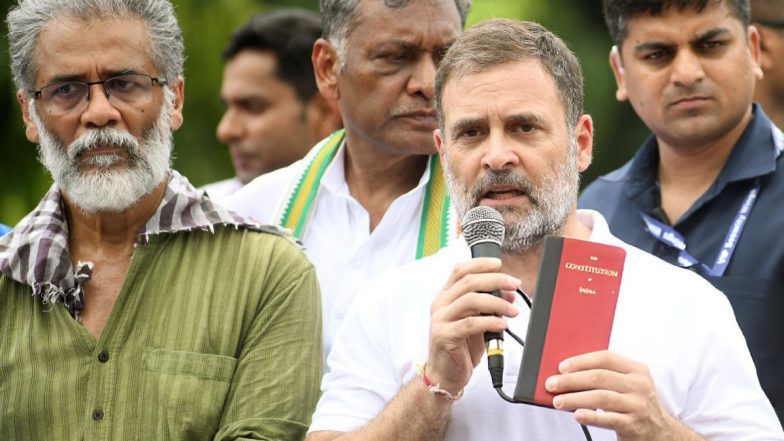 Rahul Gandhi Accuse EC: राहुल गांधी का बड़ा दावा,'हमारे पास एटम बम है, फटेगा तो हिंदुस्तान में चुनाव आयोग कहीं नहीं दिखेगा'
