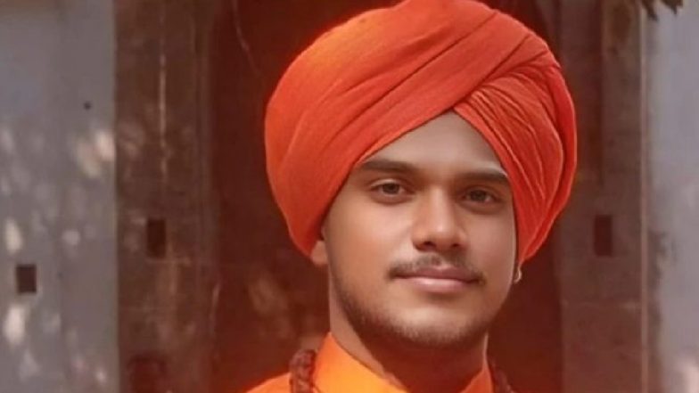 Mohammed Nisar to Nijalinga Swamy: मुस्लिम पहचान सामने आने पर लिंगायत संत को छोड़ना पड़ा पद, कर्नाटक मठ में पुरानी तस्वीरों पर मचा बवाल