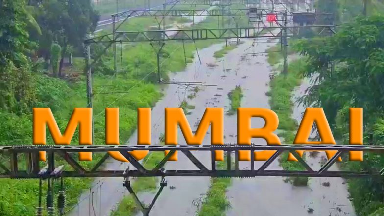 VIDEO: भारी बारिश से मुंबई बेहाल, कई इलाकों में बाढ़ जैसे हालात, रेलवे ट्रैक पानी में डूबा, ट्रेनों की आवाजाही प्रभावित