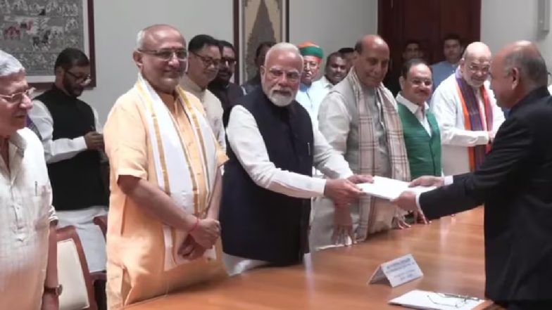 NDA के उपराष्ट्रपति उम्मीदवार सीपी राधाकृष्णन ने दाखिल किया नामांकन, PM मोदी बने प्रस्तावक