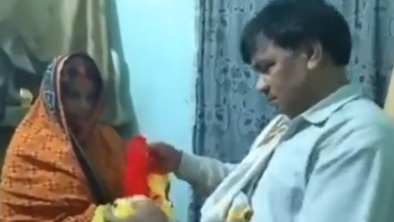 Varanasi Shocker: पत्नी को किराएदार के साथ आपत्तिजनक स्थिति में पकड़ा; पति ने उठाया ऐसा कदम, पूरे इलाके में हो रही चर्चा (Watch Video)