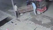 Shocking! यूपी के गाजियाबाद में सीवर का ढक्कन चुराते दिखे चोर, घटना सीसीटीवी कैमरे में कैद (Watch Viral Video)