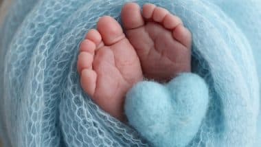 World's Oldest Baby: अमेरिका में पैदा हुआ दुनिया का सबसे बूढ़ा बच्चा, 30 साल तक फ्रीजर में रखे भ्रूण से लिया जन्म World's Oldest Baby: अमेरिका में पैदा हुआ दुनिया का सबसे बूढ़ा बच्चा, 30 साल तक फ्रीजर में रखे भ्रूण से लिया जन्म