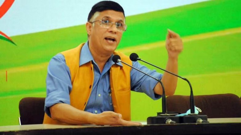 अमित मालवीय ने दो वोटर आईडी पर घेरा तो पवन खेड़ा का सवाल, मतदाता सूची को दुरुस्त रखना किसका काम ?