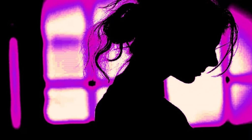 नवी मुंबई के वाशी में मसाज पार्लर के नाम पर चल रहा था सेक्स रैकेट.