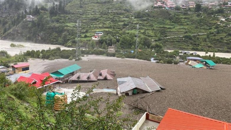 Uttarkashi Cloudburst: बादल फटने से धराली में आई विनाशकारी बाढ़, 20 से ज्यादा होटल बहे, लोग बोले- 'पूरा गांव डूब गया'