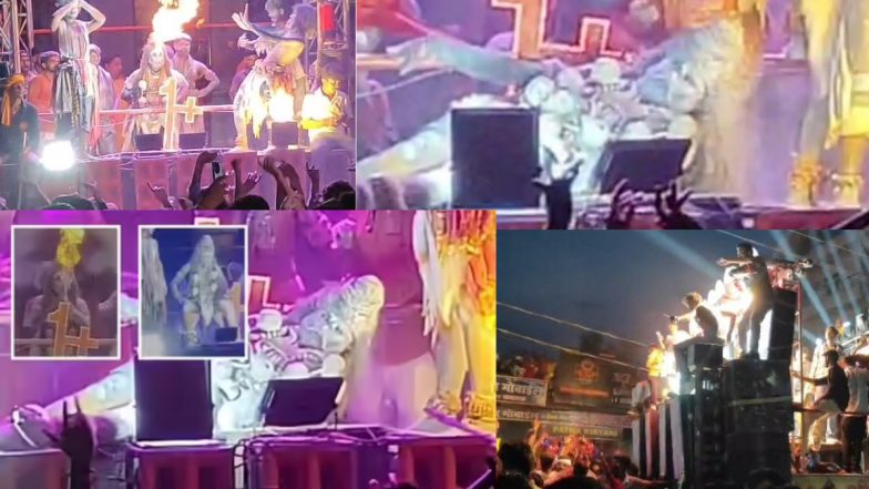 VIDEO: कुशीनगर मेले में भगवान शिव का किरदार निभा रहे कलाकार की स्टेज पर मौत, डांस करते हुए लगा करंट