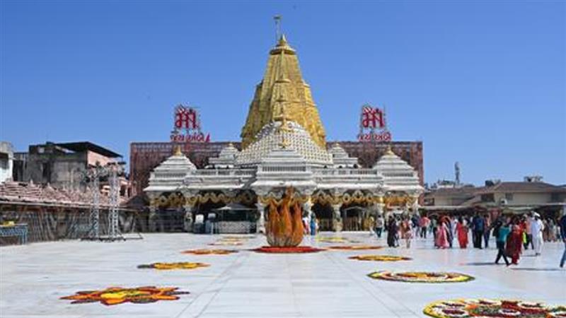 गुजरात और महाराष्ट्र के इन मंदिरों में साक्षात विराजती हैं शक्ति, नवरात्रि में जरूर करें दर्शन
