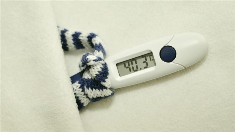Viral Fever: वायरल फीवर जिसमे मौसम बदलते ही पड़ जाते हैं बीमार? आयुर्वेद से जानें उपचार