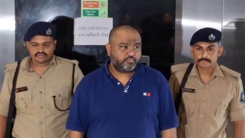 कौन है भगोड़ा Harshit Babulal Jain? ₹2,300 करोड़ के सट्टेबाजी घोटाले का मास्टरमाइंड पकड़ाया, UAE से हुआ प्रत्यर्पित