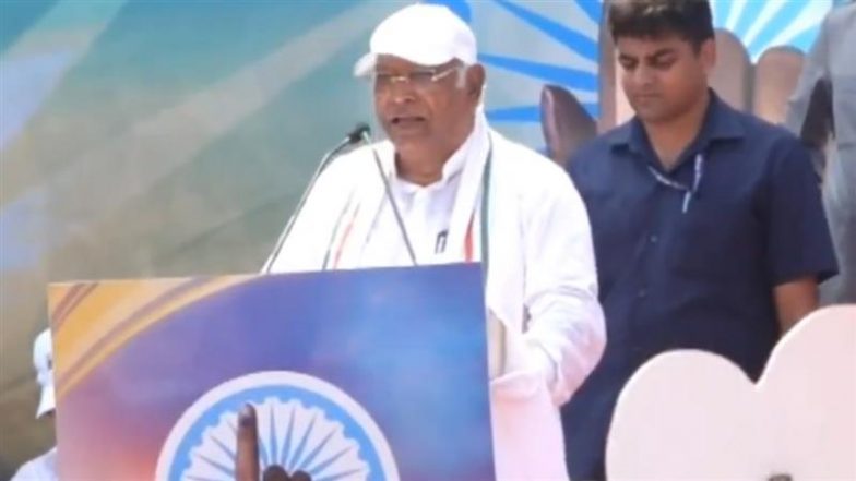 VIDEO: 'डबल इंजन सरकार 6 महीने में गिर जाएगी': बिहार में 'मतदाता अधिकार यात्रा' के समापन पर बोले मल्लिकार्जुन खड़गे, NDA पर किया तीखा हमला