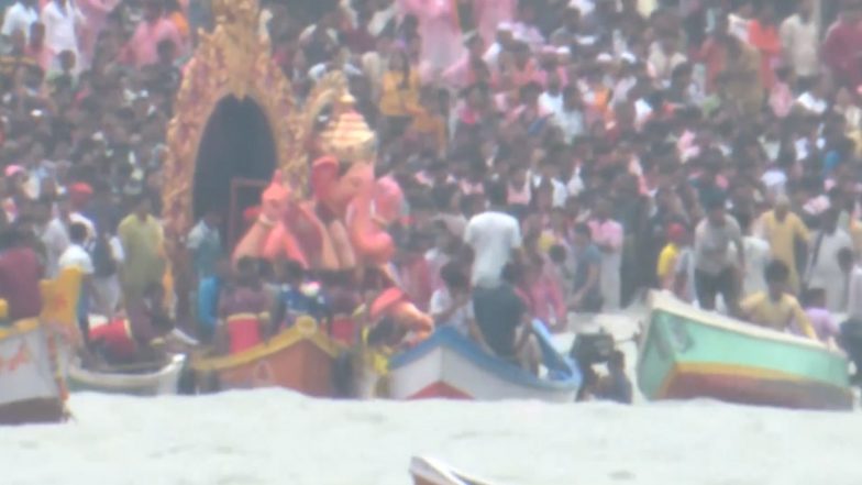 Lalbaugcha Raja Visarjan Update: लालबाग के राजा का रात 10: 30 बजे के बाद होगा विसर्जन, मंडल के सेक्रेटरी सुधीर साळवी ने दी जानकारी, देखें VIDEO