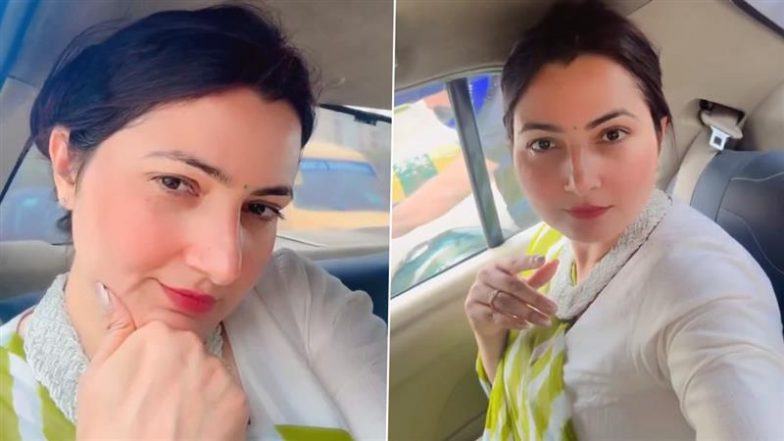ट्रैफिक में फंसीं Chitra Tripathi, कार में बैठकर बना डाला REEL; लोगों ने कहा- News Anchor हैं या फिल्म की Lead Actress