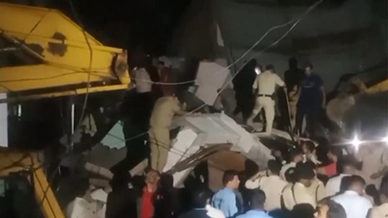 Indore Building Collapse: इंदौर के विजय नगर में इमारत ढहने से 14 घायल, बचाव अभियान जारी