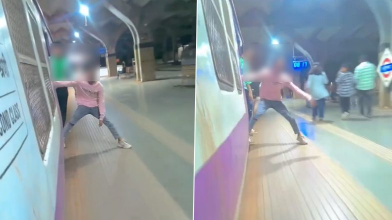 Mumbai Local Train Stunt: मुंबई की लोकल ट्रेन के दरवाजे पर लटककर युवक ने किया जानलेवा स्टंट, यात्री का मोबाइल छीनने की भी कोशिश, VIDEO आया सामने