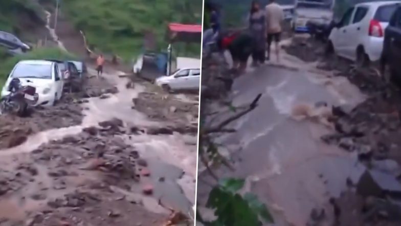 Cloud burst in Himachal Pradesh: हिमाचल प्रदेश के बिलासपुर में बादल फटने से मची तबाही, कई गाड़ियां मलबे में दबी, घरों को पहुंचा नुकसान; VIDEO