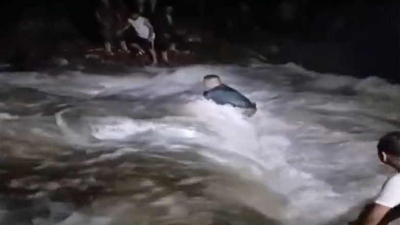 Sikkim Landslide: सिक्किम में भूस्खलन के कारण 4 लोगों की मौत, 3 अब भी लापता