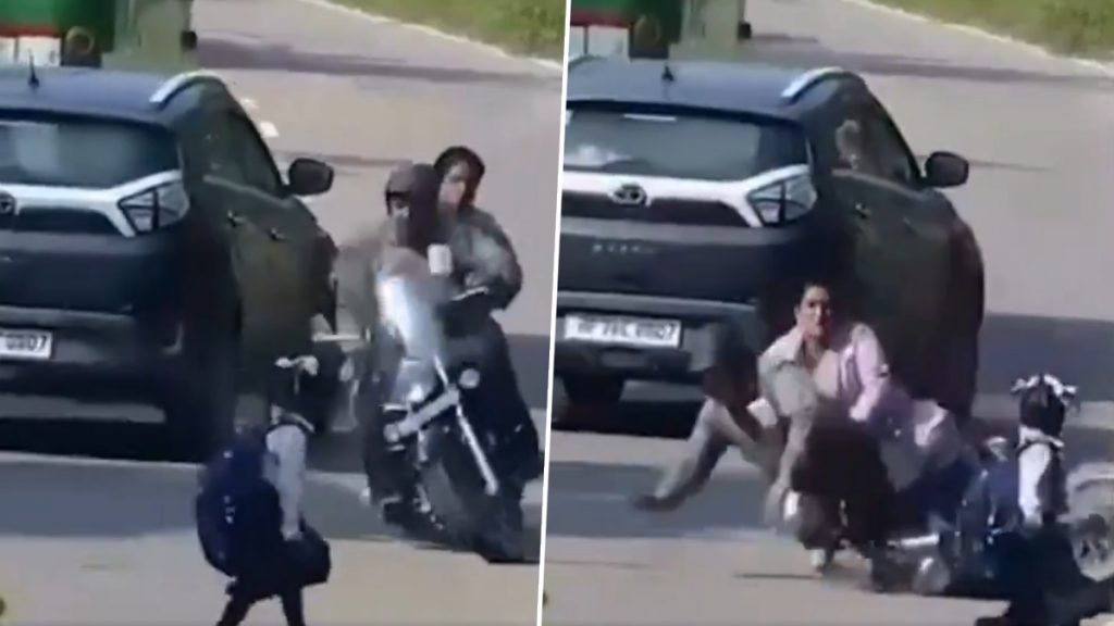 हिमाचल प्रदेश के बिलासपुर जिले में सड़क पार कर रही बच्ची को बचाते हुए बाइक सवार गिरा.