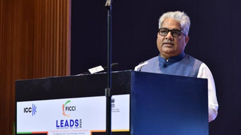 Gujarat: सीएम भूपेंद्र पटेल ने अपनी नरम छवि से जीता नवसारी का दिल, बुजुर्ग महिला से मिलने के बाद ही आगे बढ़े