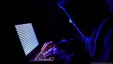 भारत: एक अंगूठे की छाप से खाली हो रहे हैं ग्रामीणों के बैंक खाते