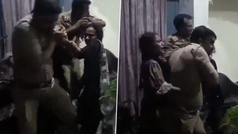 Hapur: दबिश देने गई पुलिस टीम पर महिलाओं ने किया हमला, दरोगा की वर्दी फाड़ी, हापुड़ का वीडियो आया सामने; VIDEO