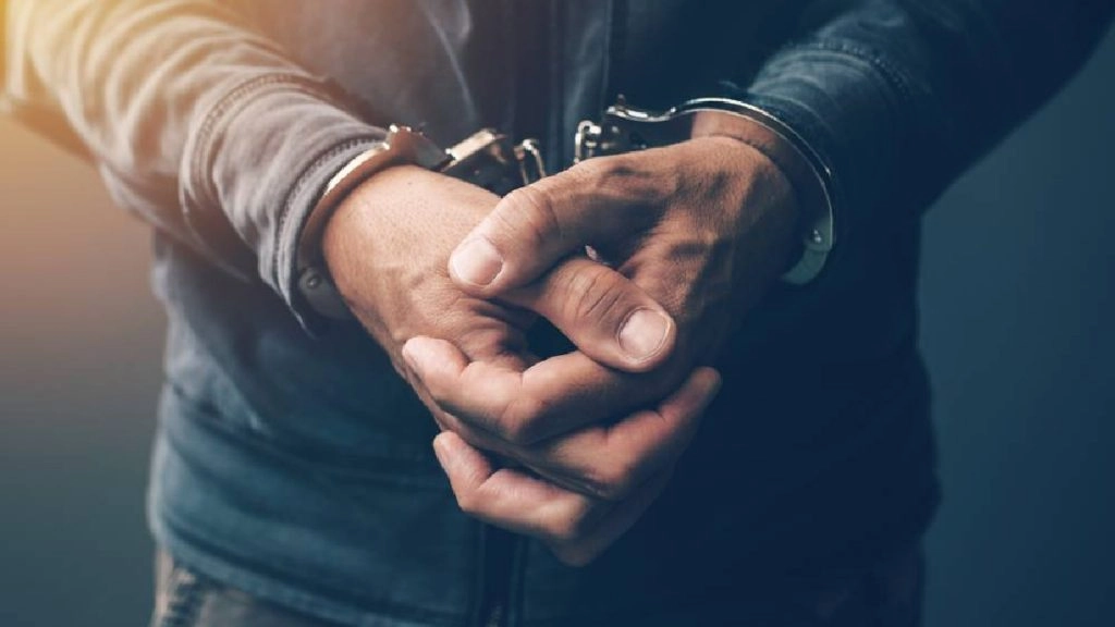 बेंगलुरु में शर्मनाक वारदात: प्रोफेसर ने छात्रा से की छेड़छाड़, पुलिस ने किया गिरफ्तार