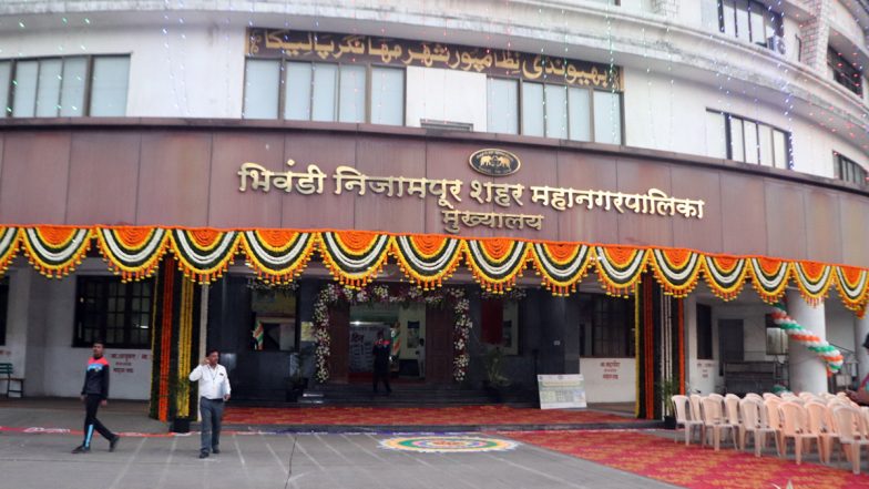 Bhiwandi News: काम में लापरवाही पर भिवंडी-निज़ामपुर मनपा आयुक्त का बड़ा एक्शन, 74 कर्मचारियों का तबादला