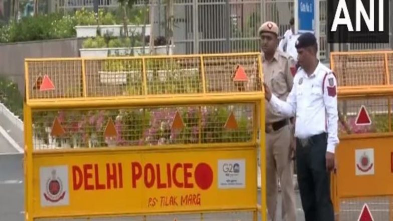 Delhi Pollution Alert: दिवाली से ठीक पहले 'जहरीली' हुई दिल्ली की हवा, GRAP-2 लागू: जानें क्या लगाए जाएंगे प्रतिबंध?