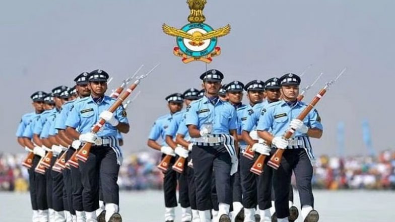 Sarkari Naukri: भारतीय वायुसेना में नौकरी का मौका, आज है आखिरी तारीख, 10वीं पास युवा तुरंत करें अप्लाई