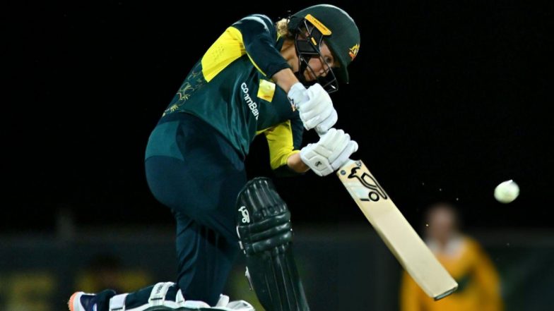 Australia Women Beat India Women, 1st ODI Match 2025 Scorecard: पहले वनडे मुकाबले में ऑस्ट्रेलिया ने टीम इंडिया को 8 विकेट से रौंदा, फोएबे लिचफील्ड और बेथ मूनी ने खेली धमाकेदार पारी; यहां देखें IND W बनाम AUS W का स्कोरकार्ड
