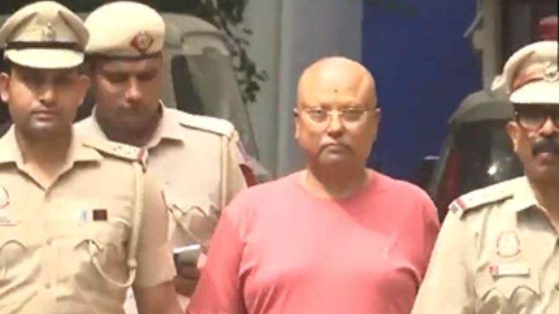 दिल्ली पुलिस की जांच में सहयोग नहीं कर रहा चैतन्यानंद, टीम ने इंस्टीट्यूट का 'टॉर्चर रूम' खंगाला