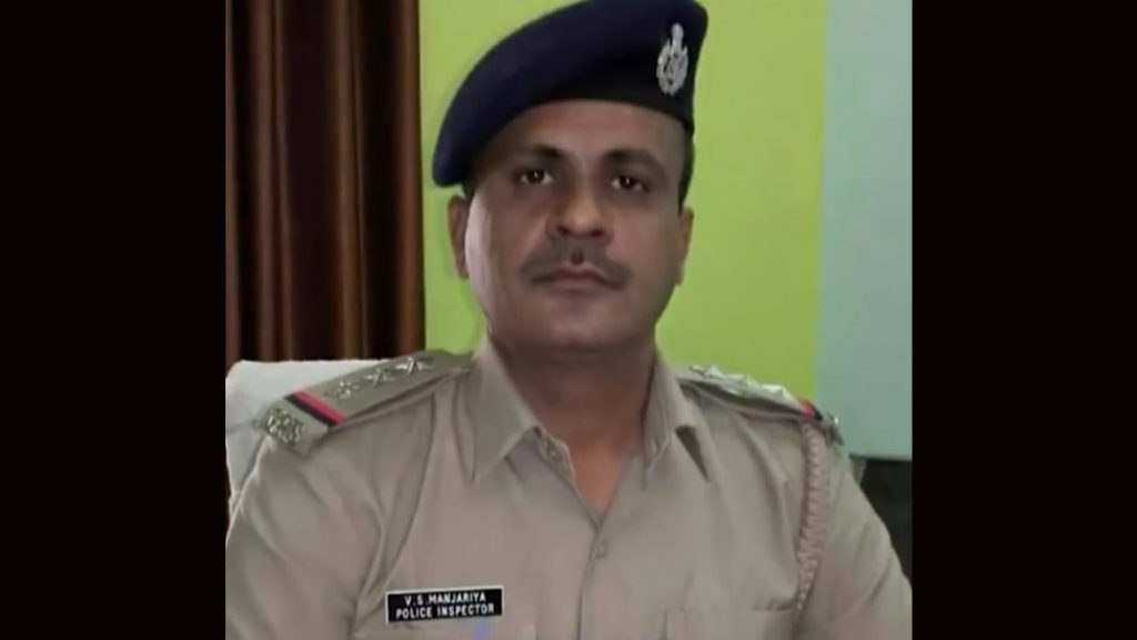 पालतू कुत्ते के नाखून से खरोंच लगने के बाद रेबीज से अहमदाबाद के पुलिस इंस्पेक्टर वनराज मंजारिया की मौत, टीका लगवाने के बावजूद नहीं बची जान