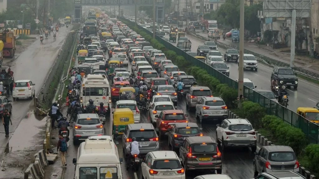 प्रदूषण नियंत्रण के लिए बड़ा फैसला, गैर-बीएस-6 मालवाहक वाहनों पर 1 नवंबर से प्रतिबंध