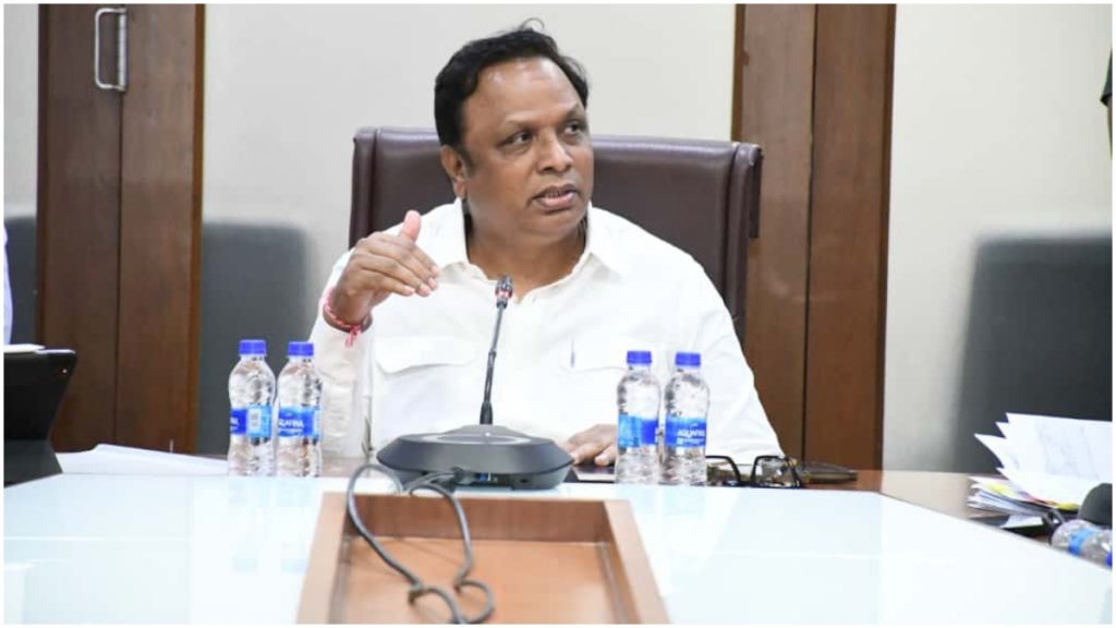 मुंबई में सड़क निर्माण से जुड़ी समस्याओं पर नागरिकों की शिकायतें सीधे दर्ज करें बीएमसी, मंत्री आशीष शेलार का निर्देश
