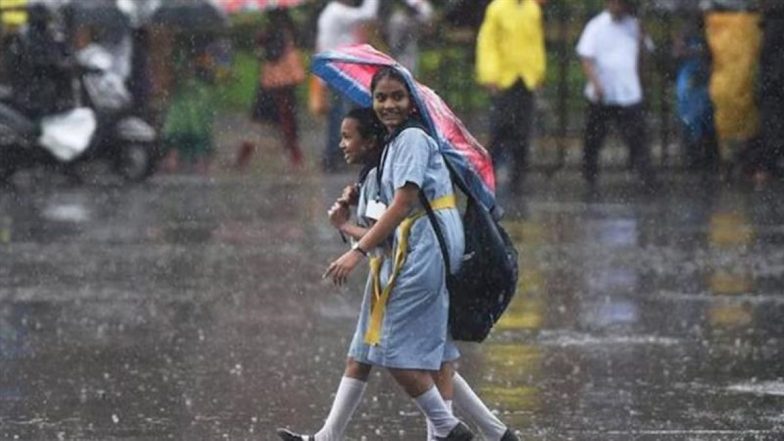 School Closed: भारी बारिश के चलते नोएडा-गाजियाबाद में बुधवार को स्कूल बंद, यूपी के इन जिलों में भी छुट्टी