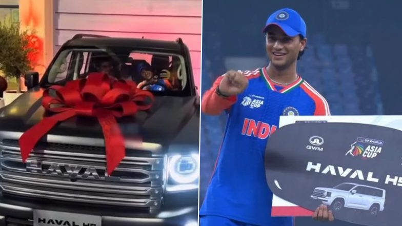 Abhishek Sharma Victory Celebration In Car: अभिषेक शर्मा ने टूर्नामेंट का प्लेयर ऑफ़ द टूर्नामेंट अवॉर्ड जीतने के बाद शुभमन गिल के साथ लक्ज़री कार में मनाया जश्न, देखें वायरल वीडियो