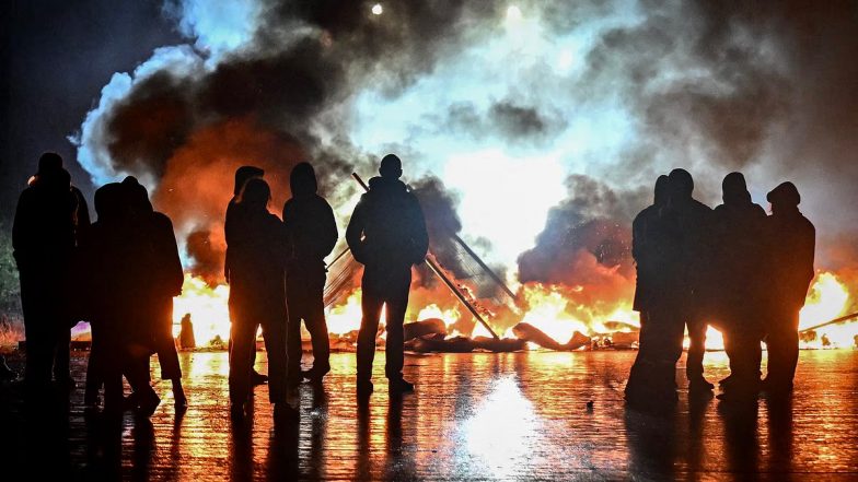 'Block Everything' Protest in France: फ्रांस में बवाल, 'ब्लॉक एवरीथिंग' प्रदर्शन में गाड़ियों को लगाई आग, 200 लोग गिरफ्तार