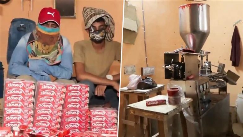 Fake Closeup Racket Busted in Delhi: बुराड़ी में नकली 'क्लोजअप' बनाने वाली फैक्ट्री पर छापा, हजारों ट्यूब बरामद, देखें वीडियो